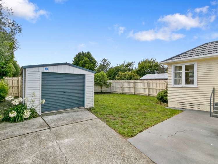 8 Faulke Avenue Wainuiomata_13
