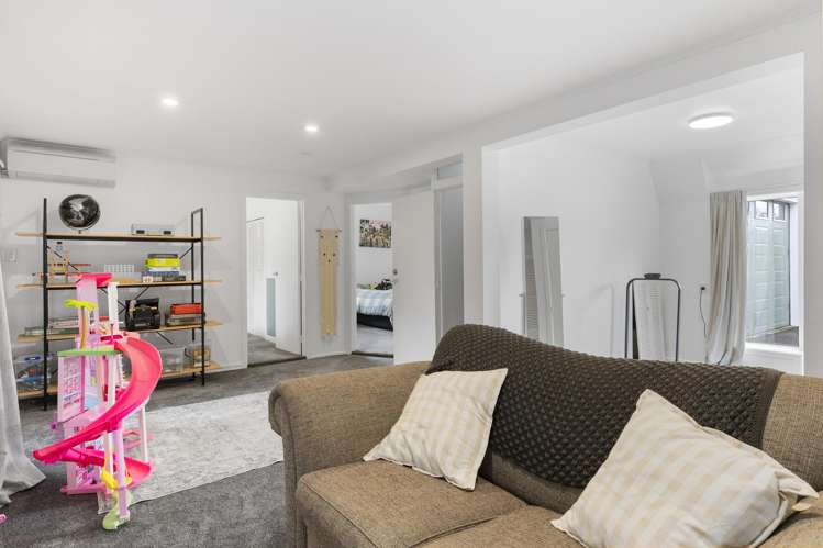 10 Armstrong Grove Hilltop_13