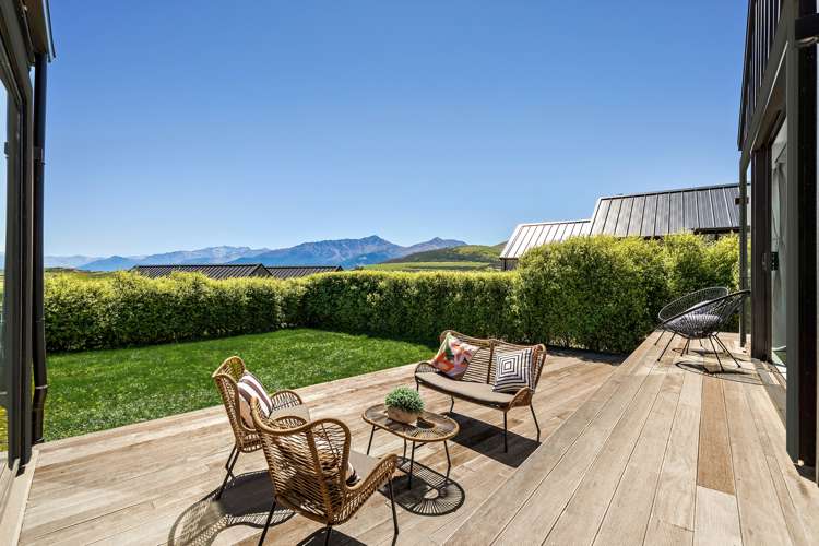 13 Falconer Rise Jacks Point_14