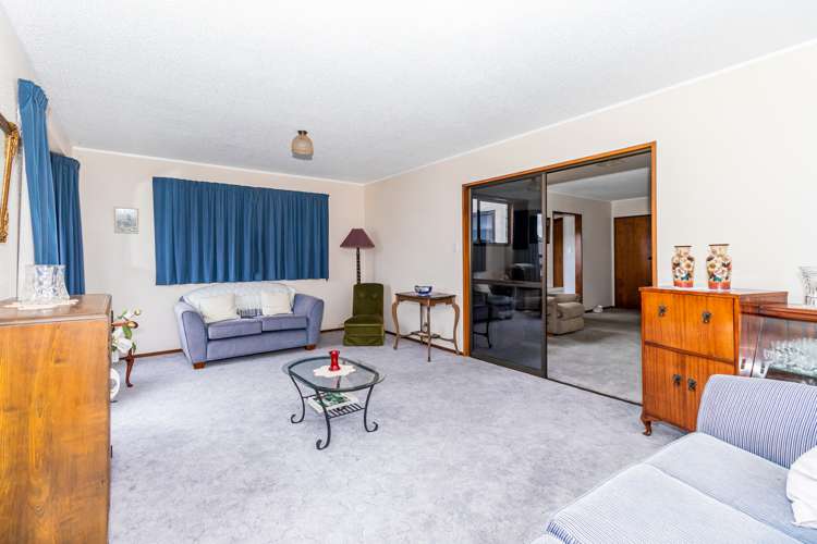 2/7 Waipori Place Glenwood_10