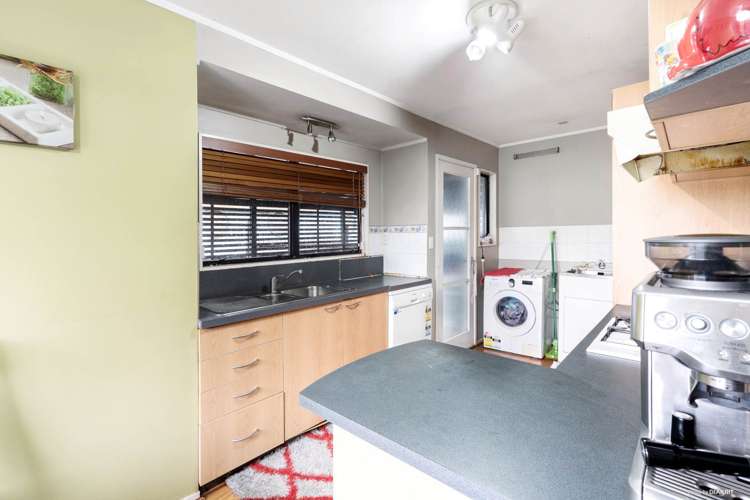 2/224 Massey Road Mangere East_5