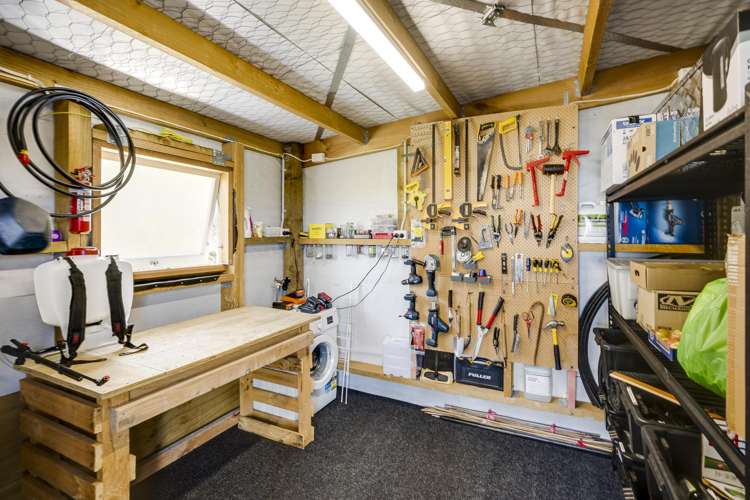 2564 Middle Road Poukawa_23