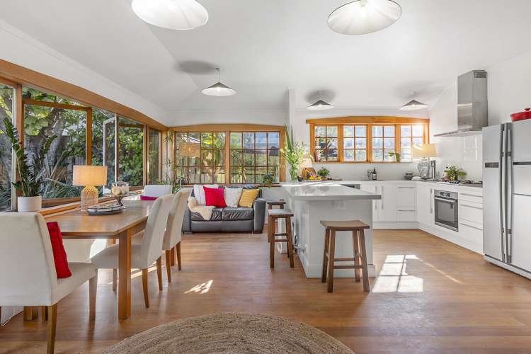 65 Marine Parade Seatoun_13