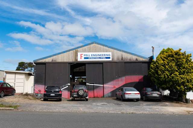 LARGE HIGH STUD WORKSHOP/WAREHOUSE