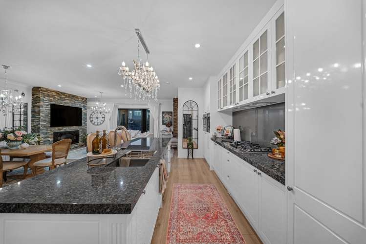 16 Lime Hill Rise Flat Bush_9