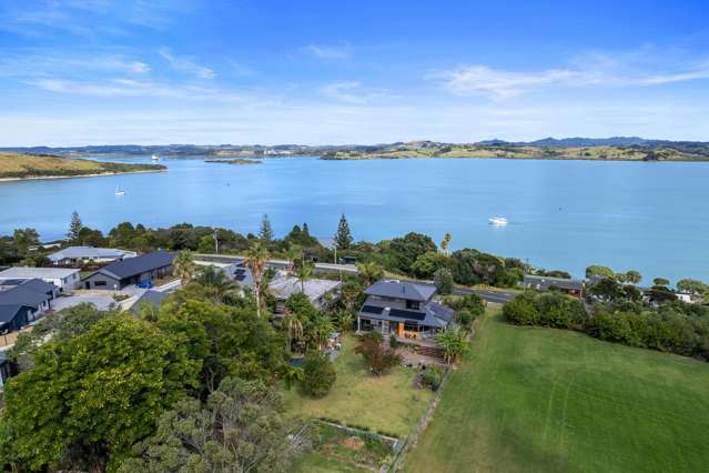 Stunning Home, Stunning Views!