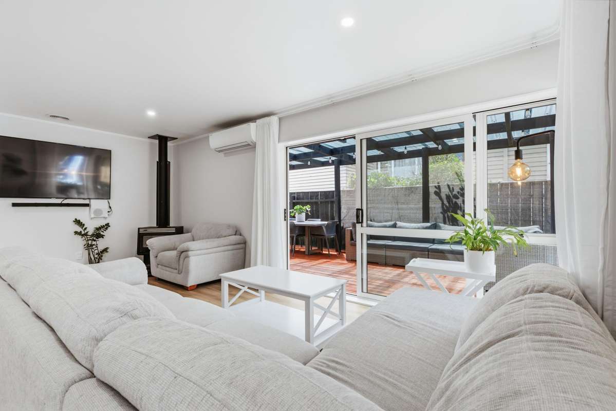 2/15 Kotare Street_1