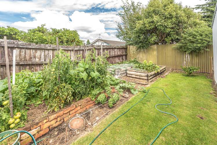 87 Devon Road Springvale_14