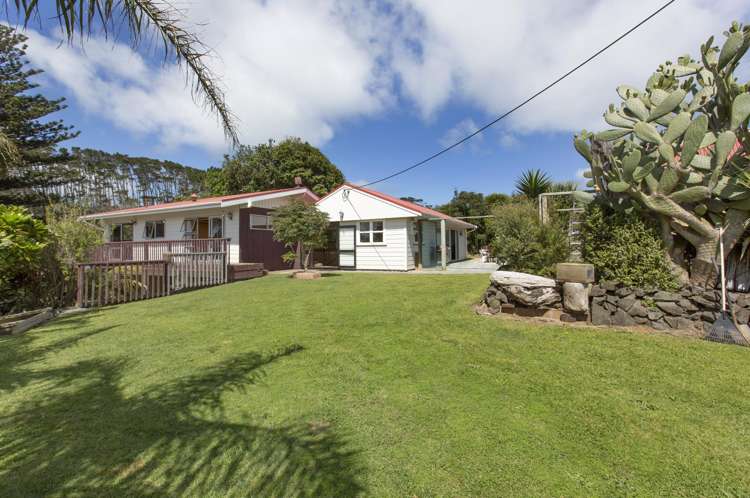 476 Rehutai Road Baylys Beach_13