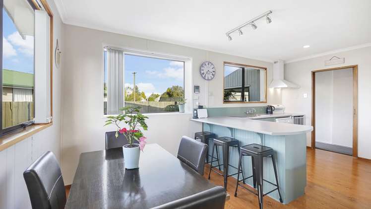 6 School Lane Kirwee_3