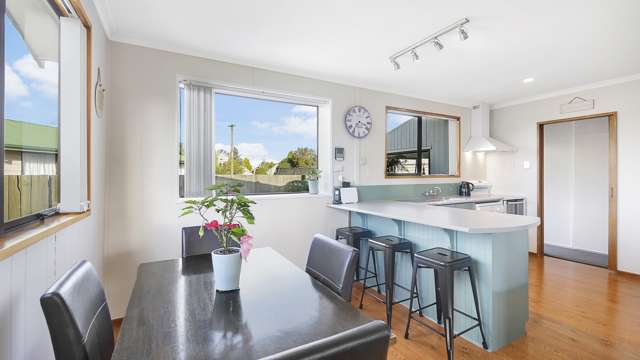 6 School Lane Kirwee_3