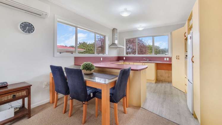 18 Rutland Street Utuhina_5