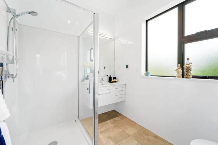 29 Syd Grant Crescent Orewa_14