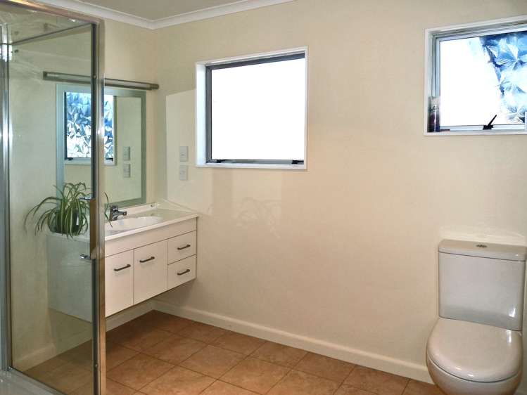 8 Lord Auckland Road Wakefield_15