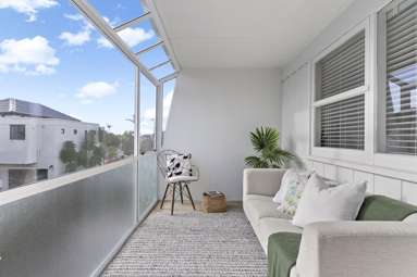 2/4 Cecil Road_2