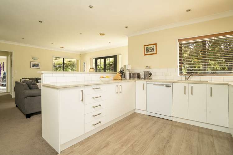 4 Claverton Grove Churton Park_15