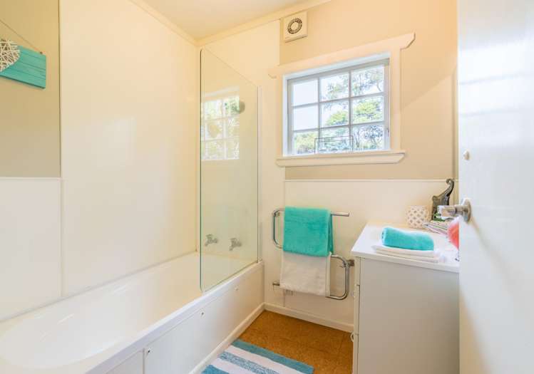 33 Warner Park Avenue Laingholm_9