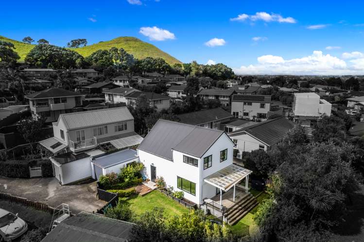 2/15 Steen Place Mangere Bridge_1