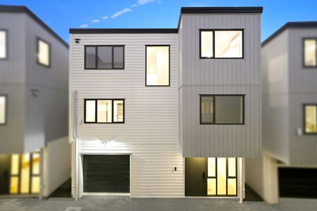 Smart Living in Double Westlake Zone