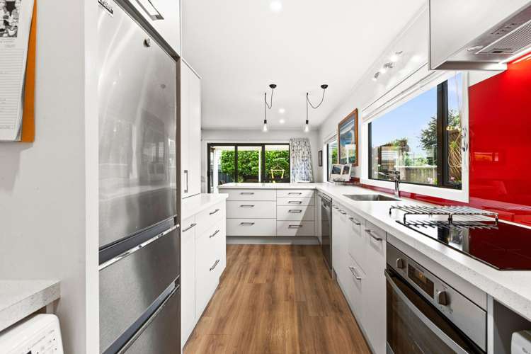 5 Anna Lane Raureka_4