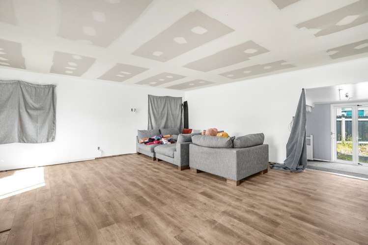 8 Petrie Street Wainuiomata_4