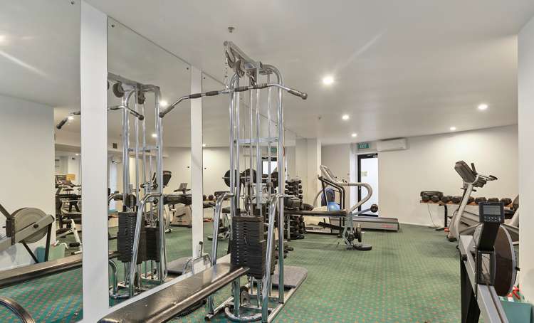 5d/173 Hurstmere Road Takapuna_25