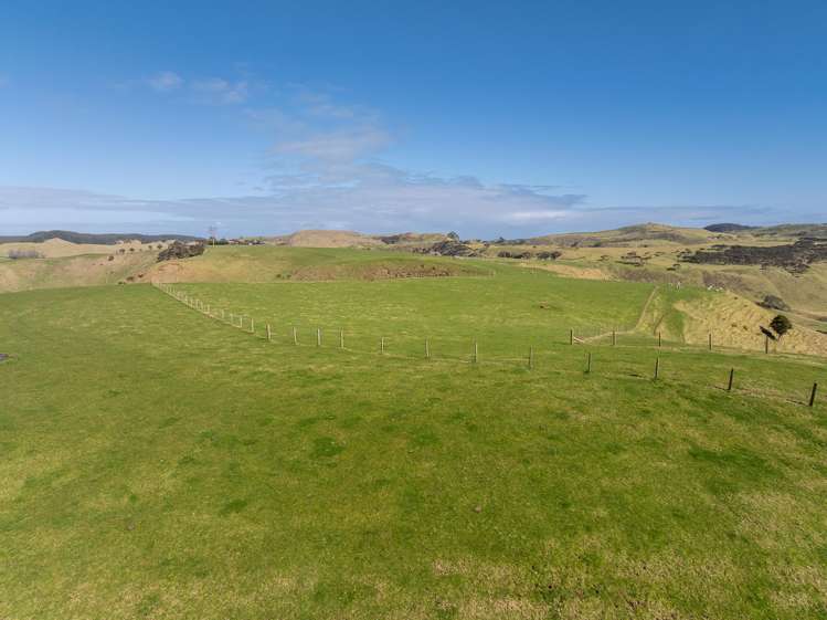 88 Lake Road Kawhia_24