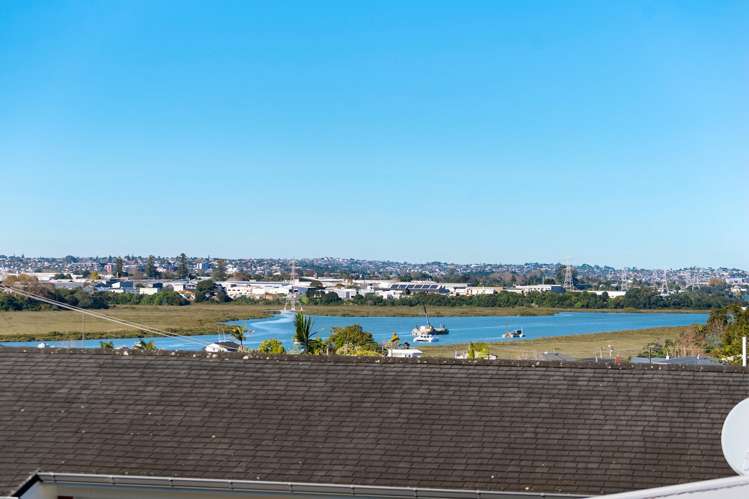 15 Jaemont Avenue Te Atatu South_13