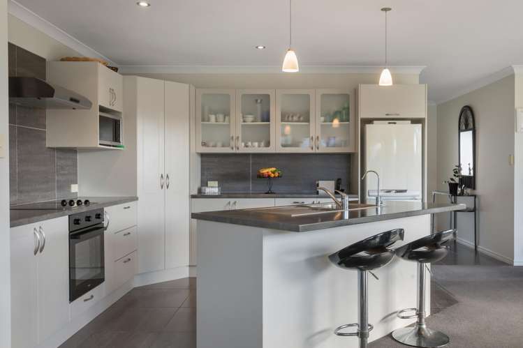 8 Kasey Josh Place Katikati_14