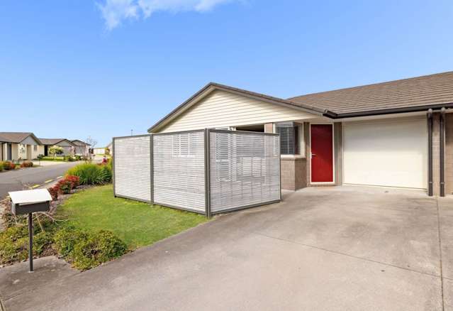 Modern Coastal Living in Omokoroa – Stylish & ...