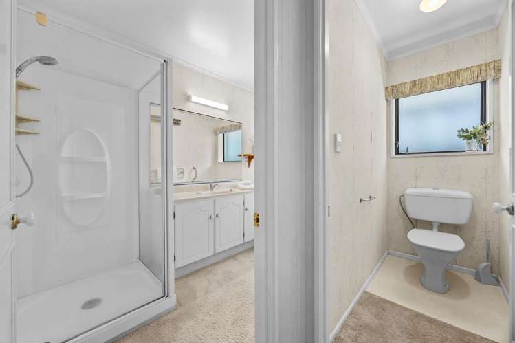 2/7 Waller Avenue Bucklands Beach_16