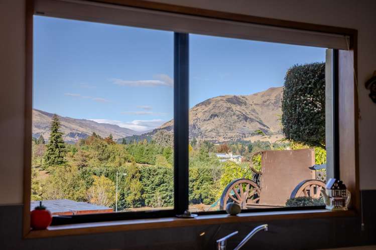 6B Mount Iron Drive Wanaka_6