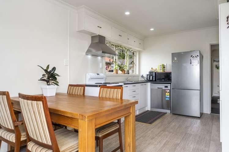 5 Simmonds Grove Greerton_6