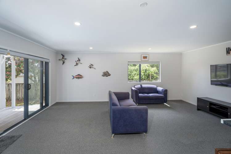 104 Sands Crescent Matarangi_8