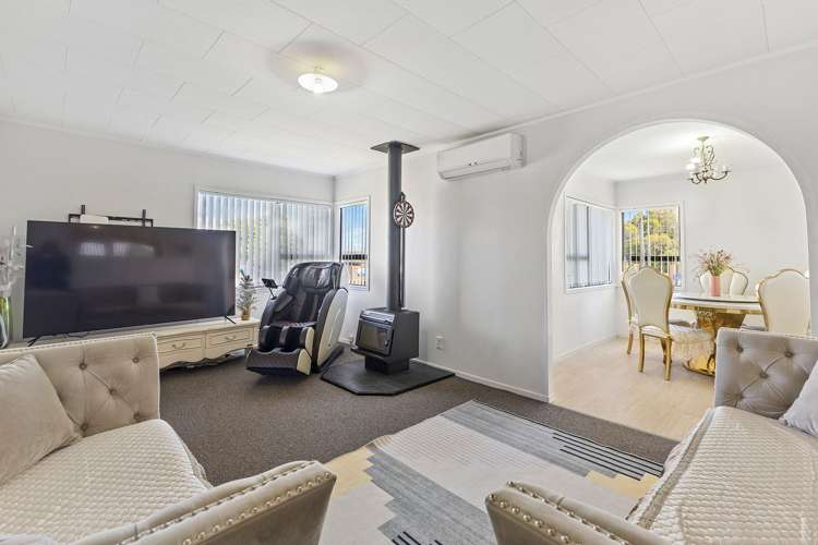 213 Mahia Road Wattle Downs_12