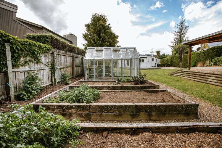 21 Gunn Road Albert Town_19