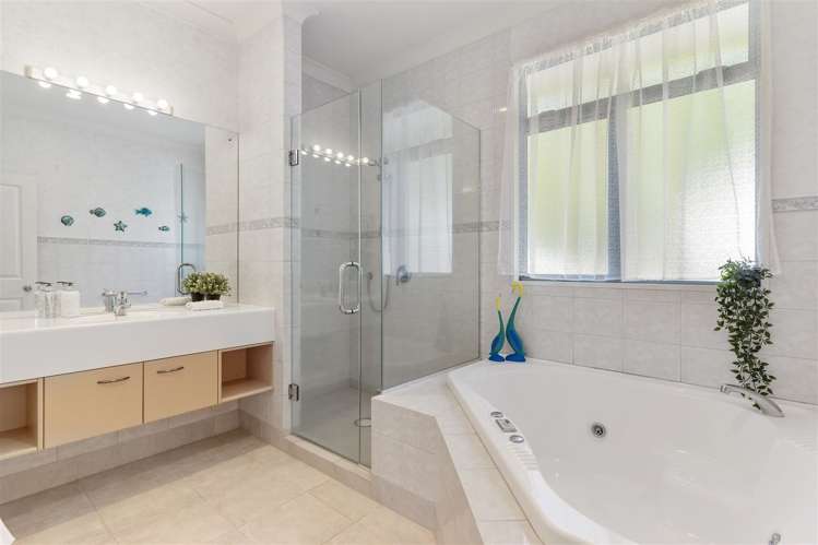 565 Redoubt Road Flat Bush_17