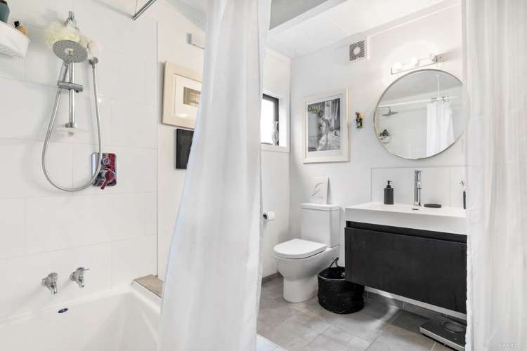 1/37 Alverston Street Waterview_11