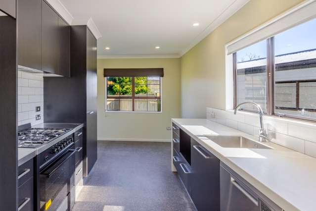 42 Atherfold Crescent Greenmeadows_1