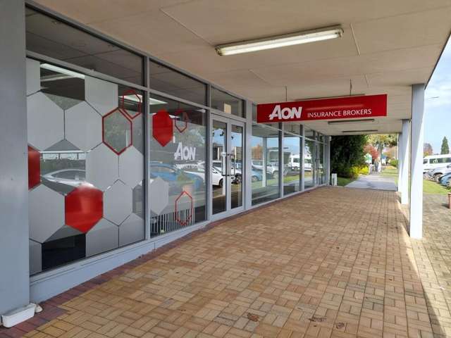 Well presented commercial space