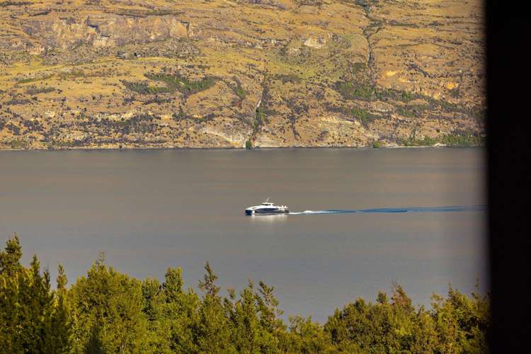 9/8 Mckerrow Place Fernhill/Sunshine Bay_32