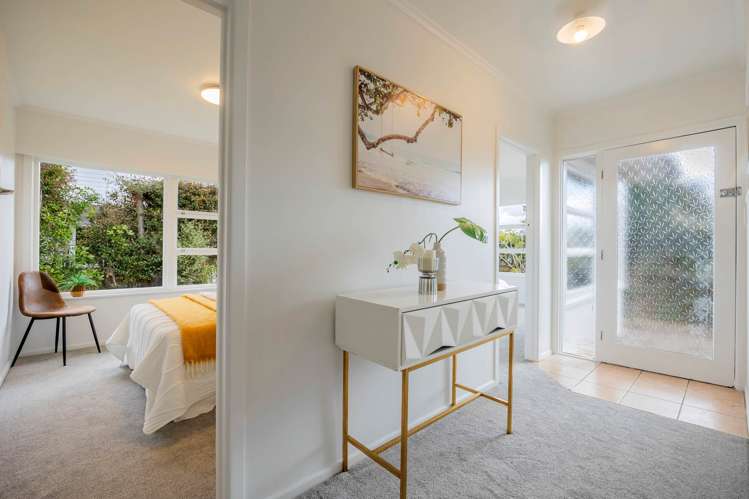 1/221 Wairau Road Totara Vale_13