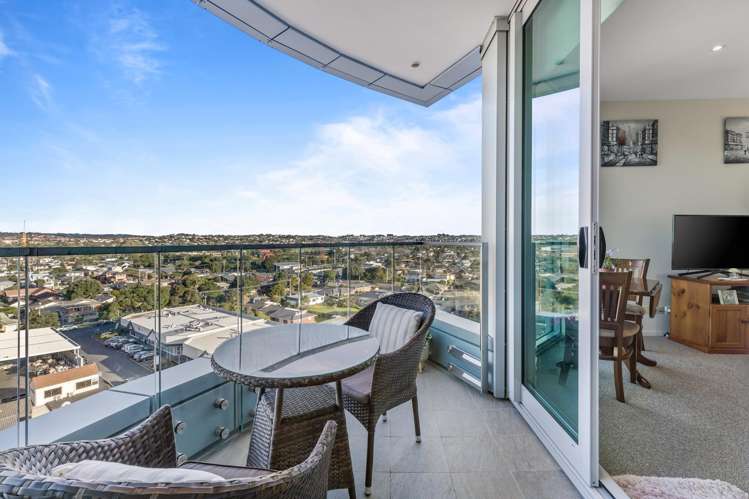 911/11 Tamariki Avenue Orewa_1