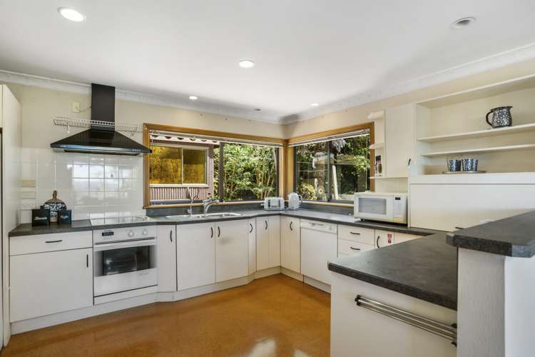 37 Park Road Titirangi_5