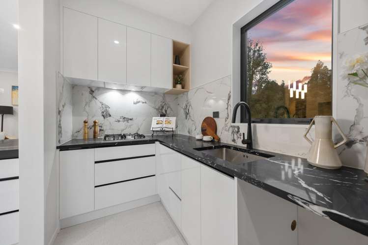 2F Hughs Way Flat Bush_7