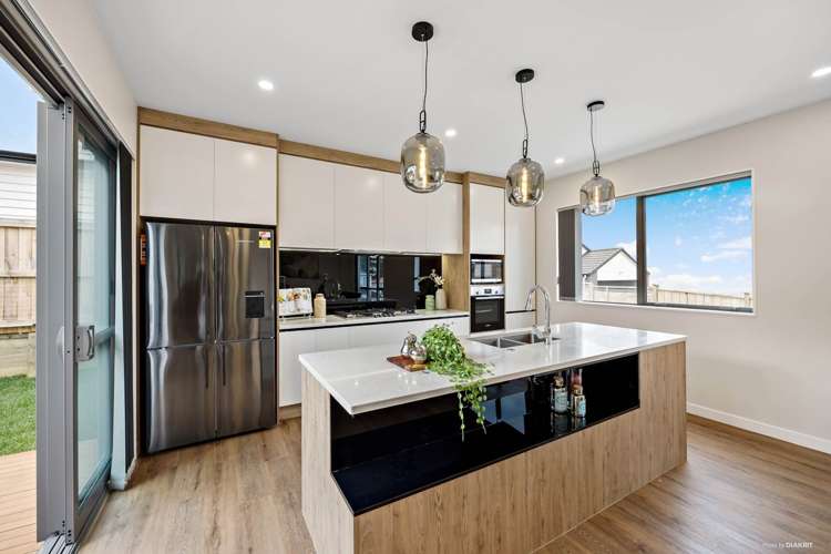 12a Sheridan Drive New Lynn_7