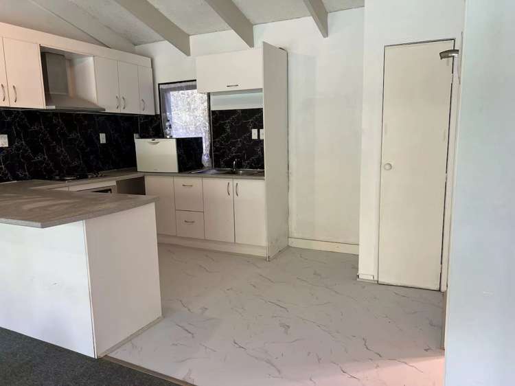 24 Bond Crescent Forrest Hill_6