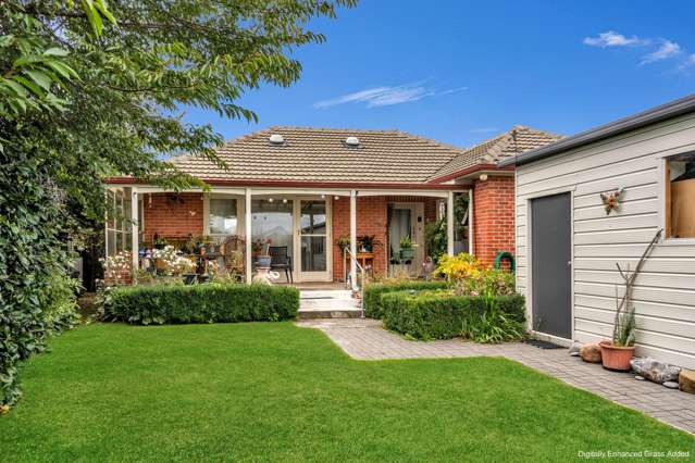 Solid easy-care living in Allenton