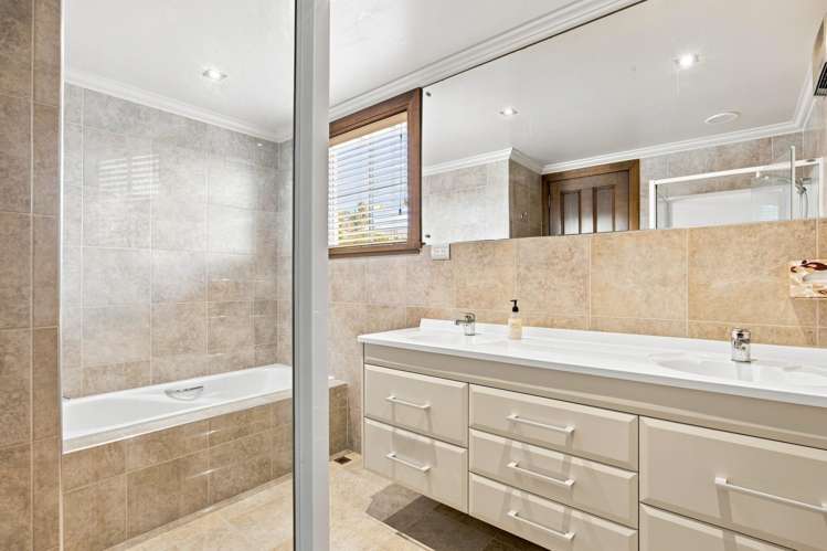 6 Gracemount Place Kinmont Park_32