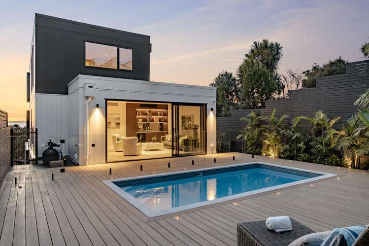 52 Beach Road Castor Bay_15